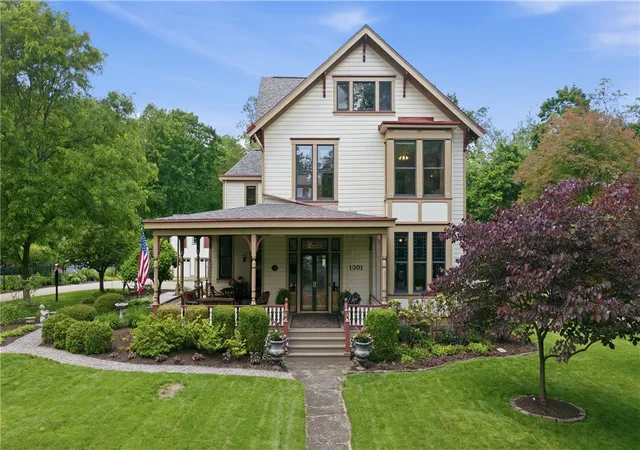 Photo 1 of Sale Pending at 1001 Glenshaw Ave, Glenshaw, PA 15116 | MLS# 1758635 | Listing updated on 2026-10-06