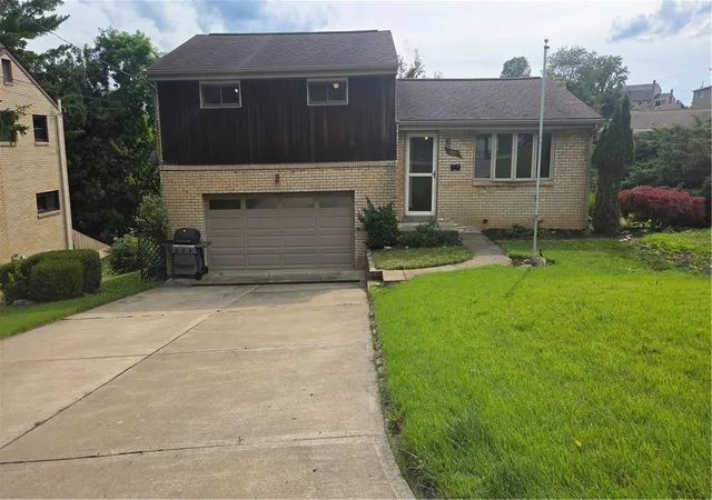 Photo 1 of Single family home for sale at 1094 Greenwood Dr, South Park, PA 15236 | MLS# 1758617 | Listing updated on 2026-08-28