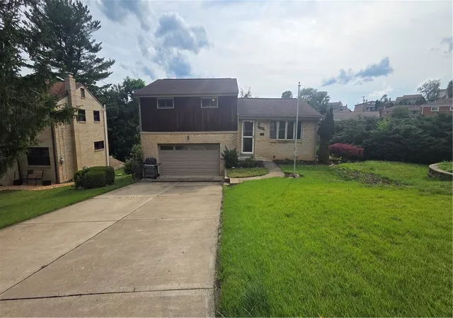 Photo 2 of Single family home for sale at 1094 Greenwood Dr, South Park, PA 15236 | MLS# 1758617 | Listing updated on 2026-08-28