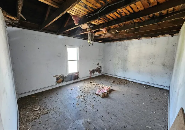 Photo 3 of Sale Pending at 54 Elm St, Natrona Heights, PA 15065 | MLS# 1758929 | Listing updated on 2026-08-10