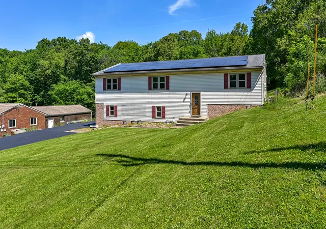 Photo 1 of Single family home for sale at 740 Broadway, Pine Twp, PA 15090 | MLS# 1758987 | Listing updated on 2026-08-21