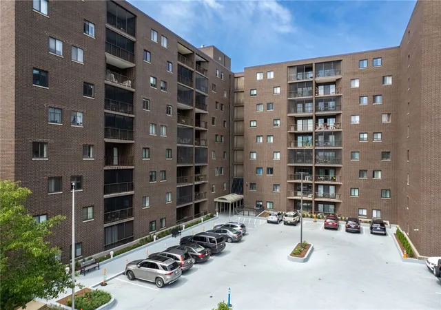 Photo 2 of Condo for sale at 5600 Munhall Rd #201, Pittsburgh, PA 15217 | MLS# 1758875 | Listing updated on 2026-08-17
