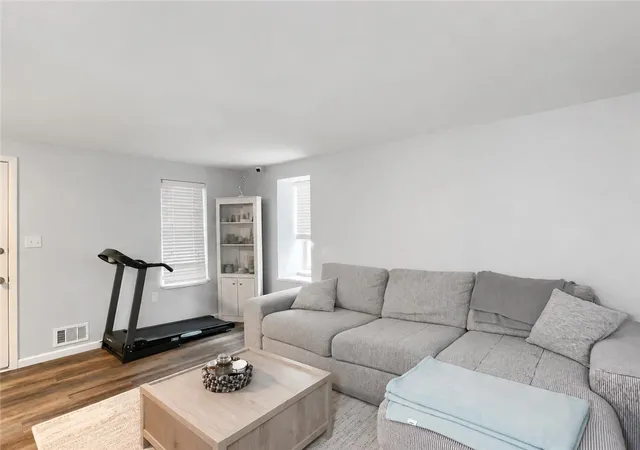 Photo 5 of House for sale at 517 Ridge Ave, Carnegie, PA 15106 | MLS# 1754448 | Listing updated on 2026-08-24