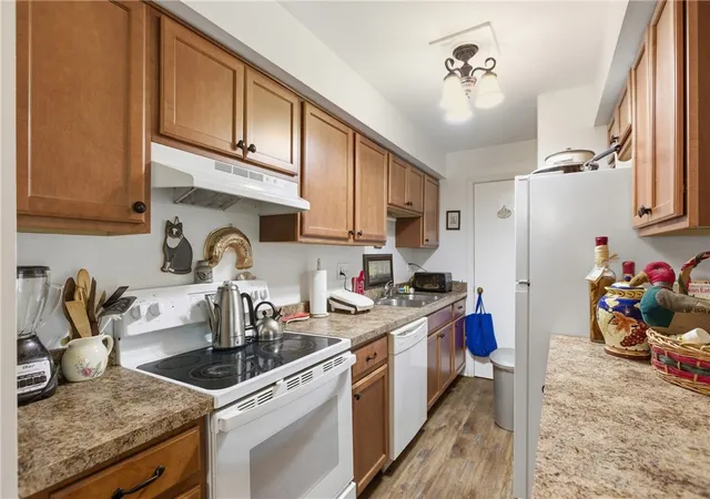 Photo 3 of Condo for sale at 920 Margarite Dr #J, Pittsburgh, PA 15216 | MLS# 1759240 | Listing updated on 2026-08-29