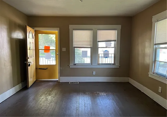 Photo 3 of Single family home for sale at 200 Smith Ave, Sharon, PA 16146 | MLS# 1759336 | Listing updated on 2026-08-19