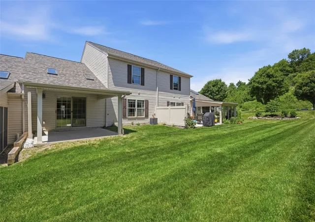 Listing Photo 2 - Condo for sale in building located at 403 Katy Ln, Collier Twp, PA 15071 - Unit #