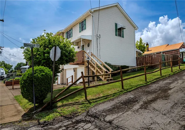 Photo 2 of Townhouse for sale at 610 Eau Claire St, City Of But Ne, PA 16001 | MLS# 1759262 | Listing updated on 2026-08-24