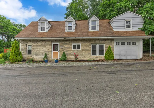 Photo 1 of Single family home for sale at 2972 Brodhead Rd, Aliquippa, PA 15001 | MLS# 1759665 | Listing updated on 2026-09-15