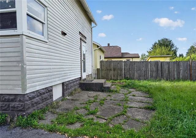 Photo 3 of Single family home for sale at 819 Monterey St, Duquesne, PA 15110 | MLS# 1759731 | Listing updated on 2026-08-27