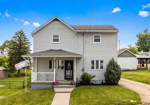 Photo 2 of Single family home for sale at 1017 Linden St, Monaca, PA 15061 | MLS# 1759833 | Listing updated on 2026-08-19