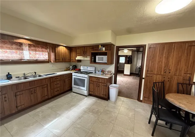 Photo 3 of Multi family home for sale at 809 Station St, Sturgeon, PA 15082 | MLS# 1759996 | Listing updated on 2026-08-17