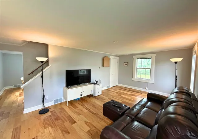 Photo 3 of Single family home for sale at 406 Opre Ave, Grove City, PA 16127 | MLS# 1760007 | Listing updated on 2026-08-26