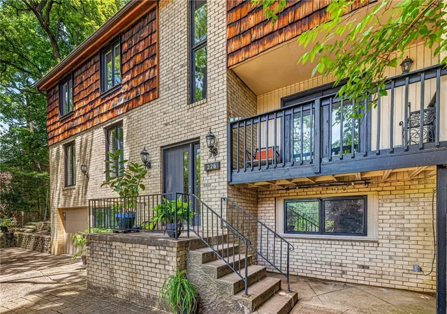 Photo 1 of Single family home for sale at 226 Seminole Dr, Pittsburgh, PA 15228 | MLS# 1760066 | Listing updated on 2026-08-29