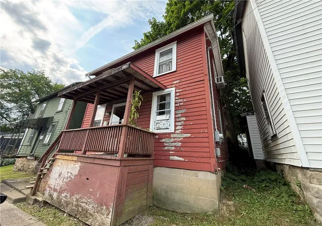 Photo 2 of Single family home for sale at 1345 New St, Franklin, PA 16323 | MLS# 1760165 | Listing updated on 2026-08-29