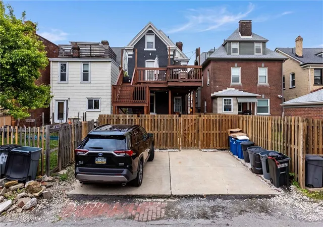 Photo 3 of House for sale at 624 E End Ave, Pittsburgh, PA 15221 | MLS# 1759967 | Listing updated on 2026-08-25