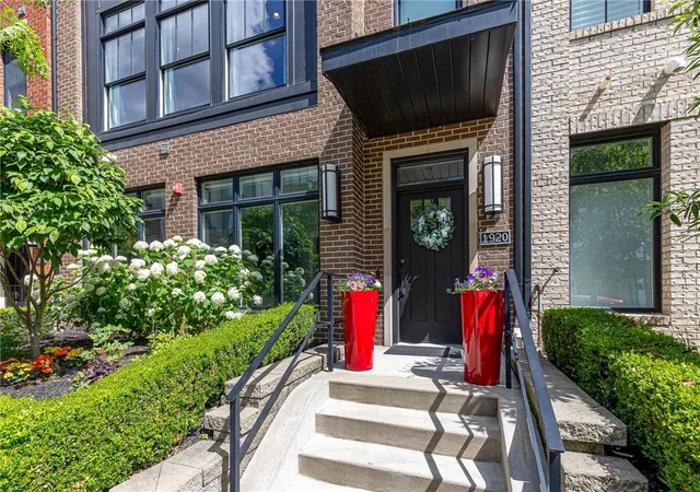 Photo 4 of Townhouse for sale at 1920 Waterfront Pl, Pittsburgh, PA 15222 | MLS# 1760176 | Listing updated on 2026-08-17