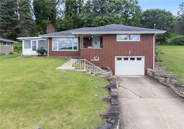 Photo 1 of Single family home for sale at 648 Birch St, Jeannette, PA 15644 | MLS# 1760348 | Listing updated on 2026-08-23