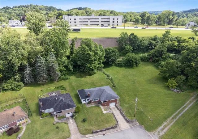Photo 2 of Single family home for sale at 648 Birch St, Jeannette, PA 15644 | MLS# 1760348 | Listing updated on 2026-08-23