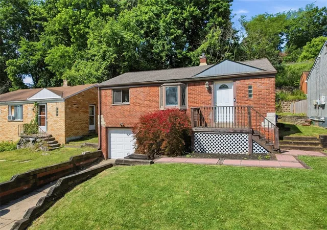 Photo 2 of Single family home for sale at 626 Perrilyn St, Brookline, PA 15226 | MLS# 1760626 | Listing updated on 2026-08-24