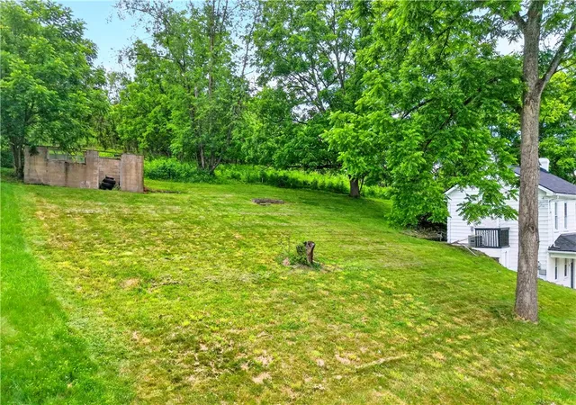 Photo 3 of Single family home for sale at 6 Gensler Rd, Pittsburgh, PA 15236 | MLS# 1760341 | Listing updated on 2026-08-19