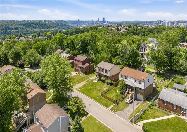 Photo 3 of Sale Pending at 553 Indus St, Greenfield, PA 15207 | MLS# 1760733 | Listing updated on 2026-08-20
