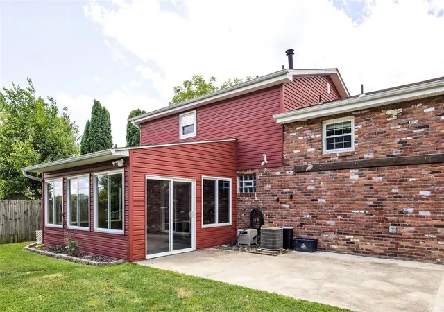 Photo 33 of Single family home for sale at 668 Edward Dr, Carnegie, PA 15106 | MLS# 1760155 | Listing updated on 2026-08-17