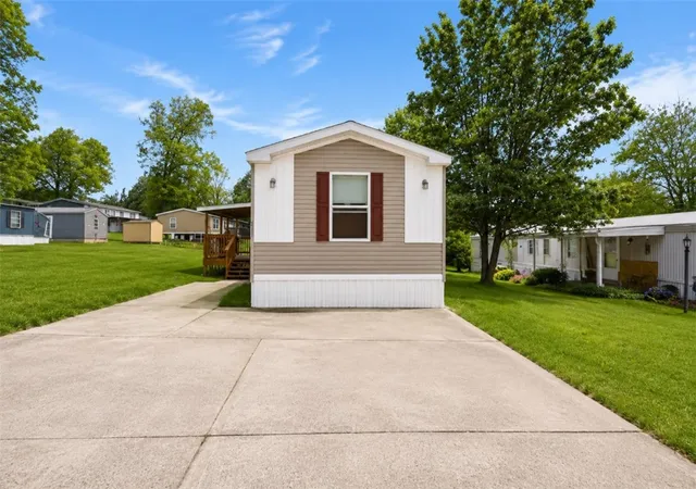 Photo 3 of Manufactured home for sale at 211 N Boyd Dr, Sarver, PA 16055 | MLS# 1760839 | Listing updated on 2026-08-17