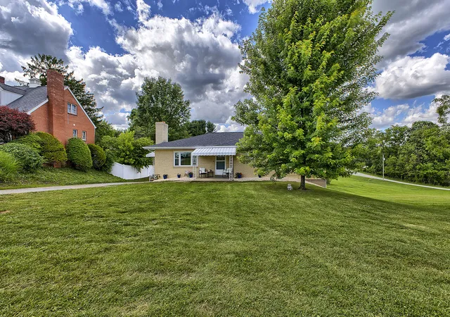 Photo 2 of Single family home for sale at 4373 State Rte 136, Greensburg, PA 15601 | MLS# 1760978 | Listing updated on 2026-08-27