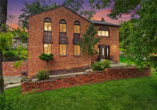 Photo 2 of Single family home for sale at 1648 Queens Dr, South Park, PA 15129 | MLS# 1761061 | Listing updated on 2026-08-25