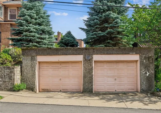 Listing Photo 3 - Condo for sale in building located at 1900 Wightman St, Pittsburgh, PA 15217