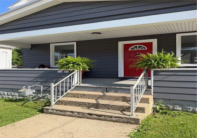 Photo 3 of Single family home for sale at 44 W Hallam Ave, Washington, PA 15301 | MLS# 1760943 | Listing updated on 2026-08-24