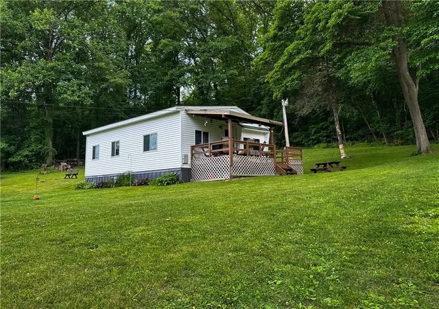 Photo 1 of Single family home for sale at 129 Old Farm Ln, East Brady, PA 16028 | MLS# 1761187 | Listing updated on 2026-08-26