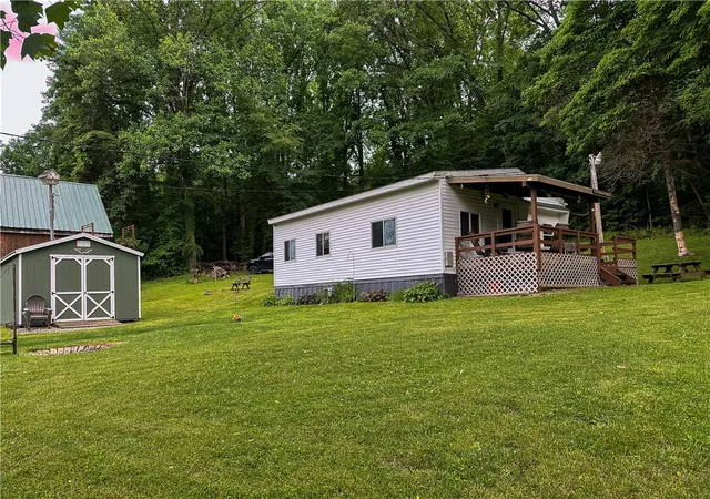 Photo 3 of Single family home for sale at 129 Old Farm Ln, East Brady, PA 16028 | MLS# 1761187 | Listing updated on 2026-08-26