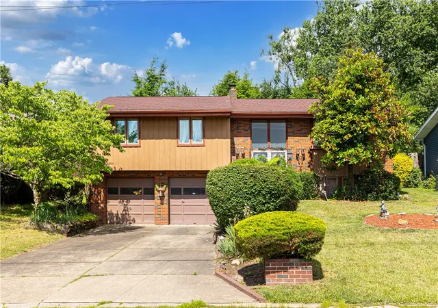 Photo 1 of Sale Pending at 125 Homeridge Ln, Homestead, PA 15120 | MLS# 1761292 | Listing updated on 2026-08-21
