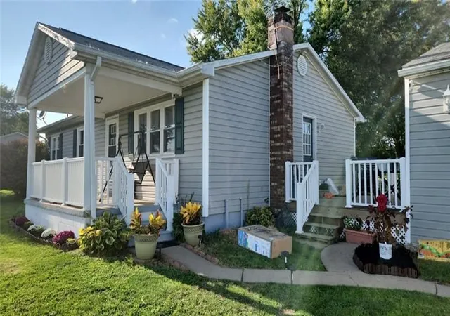 Photo 2 of Single family home for sale at 4871 County Line Rd, New Castle, PA 16101 | MLS# 1761491 | Listing updated on 2026-08-17