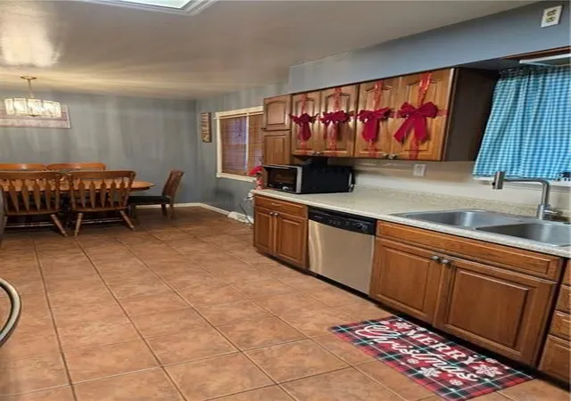 Photo 4 of Single family home for sale at 4871 County Line Rd, New Castle, PA 16101 | MLS# 1761491 | Listing updated on 2026-08-17