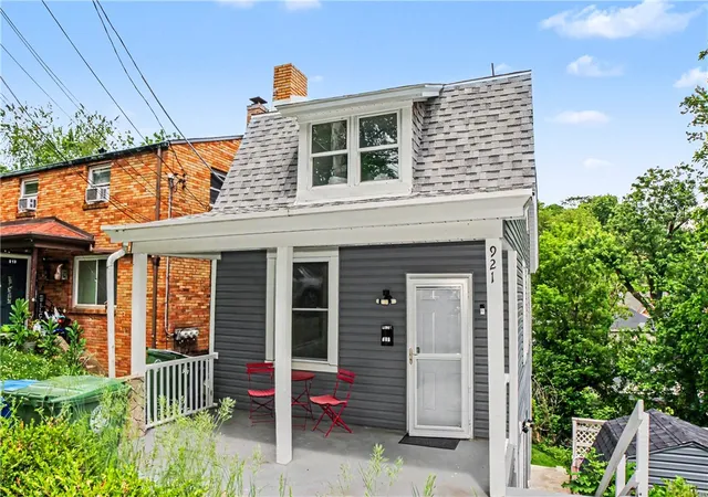 Photo 1 of Single family home for sale at 921 Saint Anne St, Pittsburgh, PA 15234 | MLS# 1761068 | Listing updated on 2026-08-18