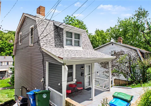 Photo 5 of Single family home for sale at 921 Saint Anne St, Pittsburgh, PA 15234 | MLS# 1761068 | Listing updated on 2026-08-18
