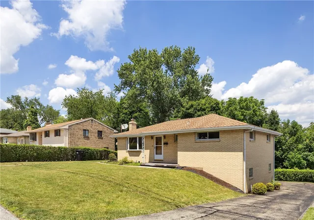 Photo 3 of Sale Pending at 14001 Michael Dr, North Huntingdon, PA 15642 | MLS# 1761699 | Listing updated on 2026-08-26