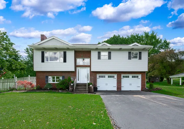 Photo 1 of Single family home for sale at 109 Kimberly Dr, Sarver, PA 16055 | MLS# 1761811 | Listing updated on 2026-08-28