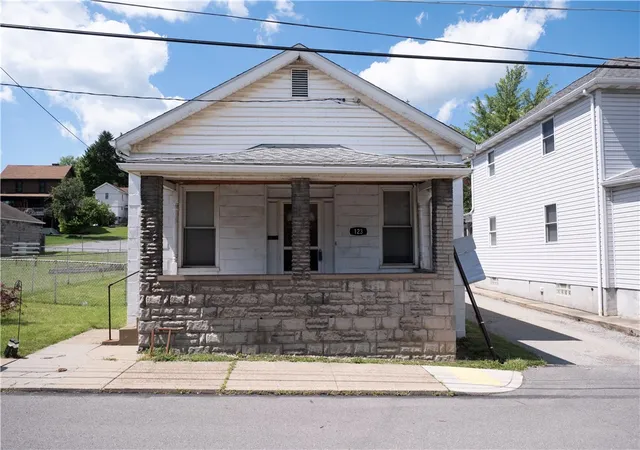Photo 1 of Single family home for sale at 123 Smith St, Canonsburg, PA 15317 | MLS# 1761523 | Listing updated on 2026-09-22
