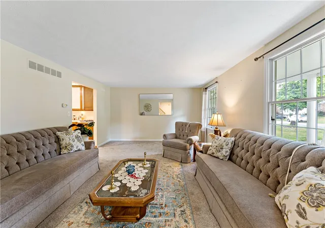 Photo 3 of Sale Pending at 2105 Pendleton Dr, Monroeville, PA 15146 | MLS# 1761357 | Listing updated on 2026-08-19