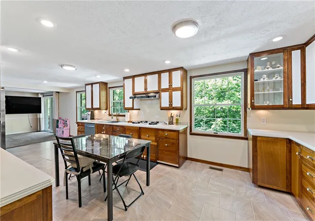 Photo 4 of Sale Pending at 2105 Pendleton Dr, Monroeville, PA 15146 | MLS# 1761357 | Listing updated on 2026-08-19