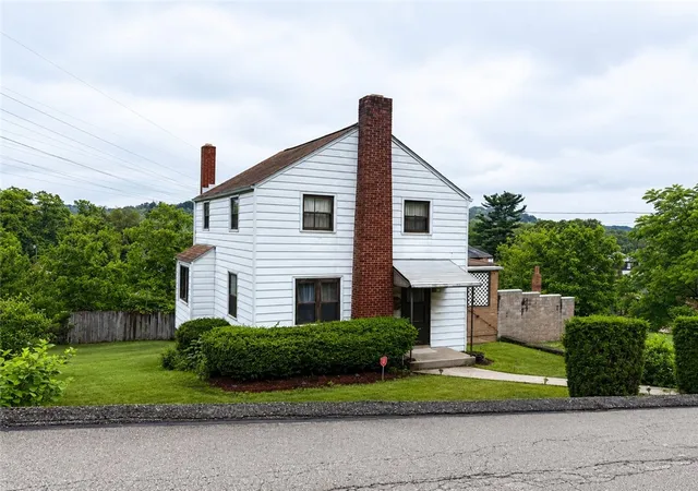 Photo 3 of Sale Pending at 330 Meadow Ave, Penn Hills, PA 15235 | MLS# 1761726 | Listing updated on 2026-08-14