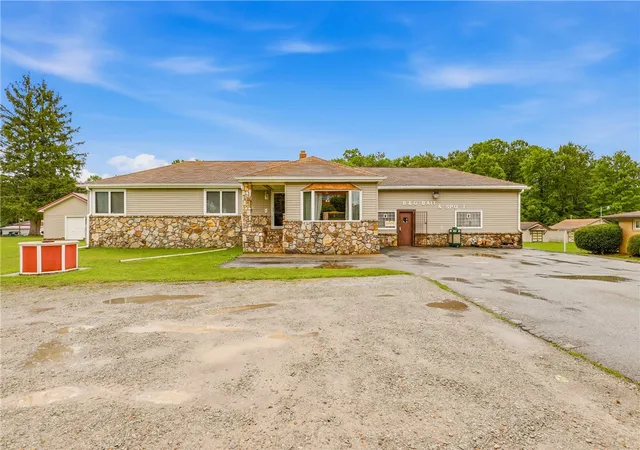 Photo 1 of Single family home for sale at 118 Indian Crk Valley Rd, Springfield Twp, PA 15469 | MLS# 1761871 | Listing updated on 2026-08-17