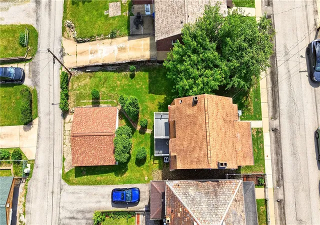 Photo 3 of Single family home for sale at 817 Deely St, Pittsburgh, PA 15217 | MLS# 1761879 | Listing updated on 2026-08-17
