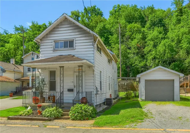 Photo 4 of Single family home for sale at 1550 Glenn Way, Mc Kees Rocks, PA 15136 | MLS# 1762174 | Listing updated on 2026-08-20
