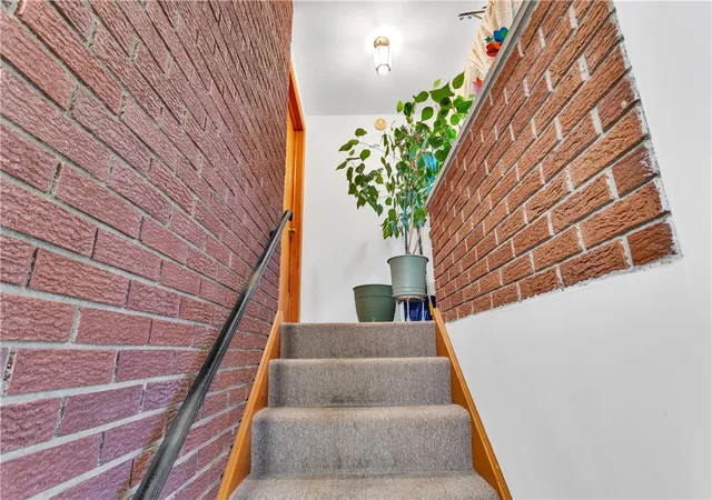 Listing Photo 5 - Condo for sale in building located at 616 Woodburn Ln, Greensburg, PA 15601