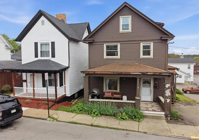 Photo 2 of Sale Pending at 517 Lacock St, Rochester, PA 15074 | MLS# 1762020 | Listing updated on 2026-08-30