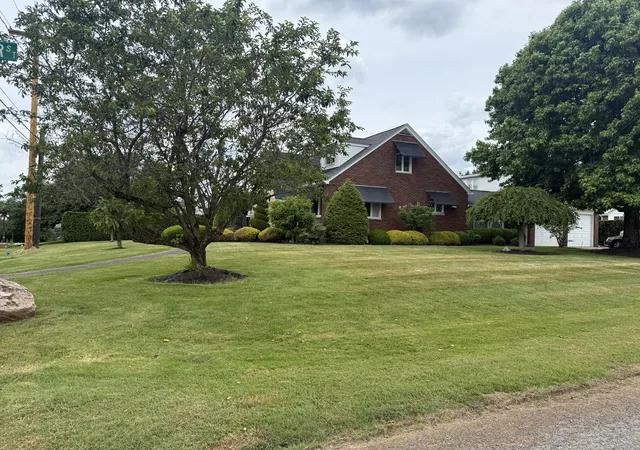 Photo 2 of Single family home for sale at 102 W Fairmont Ave, New Castle, PA 16105 | MLS# 1762374 | Listing updated on 2026-08-29